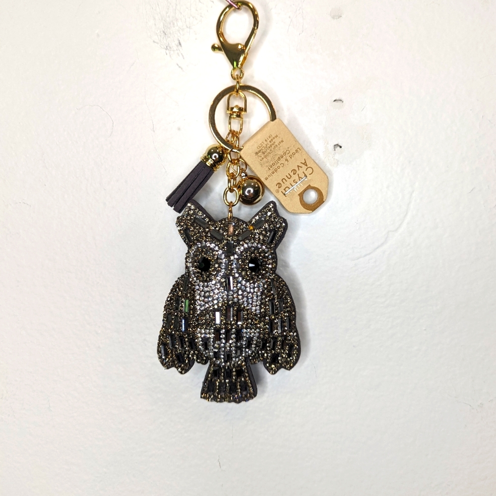 🌸NWT Crystal Owl Keychain with tassels